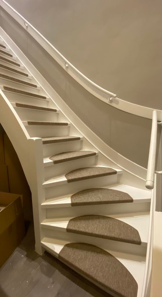 Timmerman / Klusser Traprenovaties, Schilderwerken, Keukens