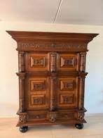 GEZOCHT !! / KUSSERKAST IN GOEDESTAAT ??, Antiek en Kunst, Ophalen