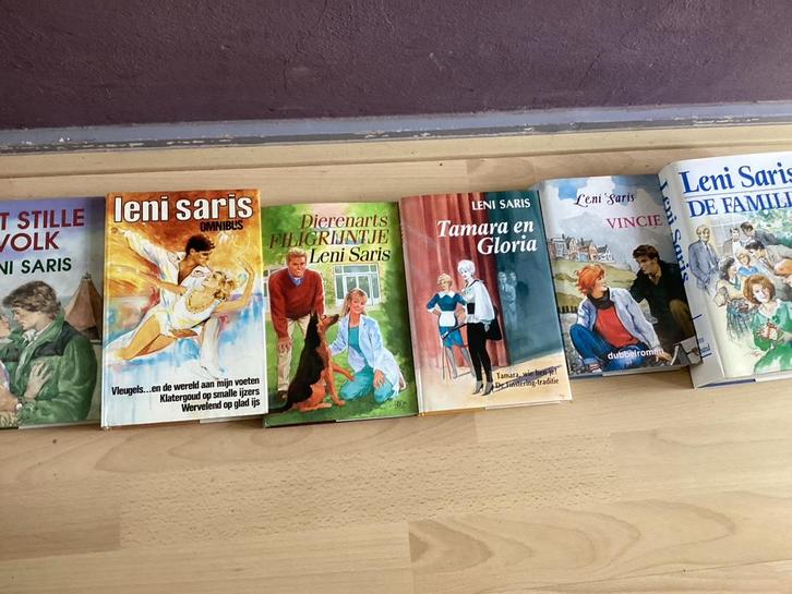 Boeken van Leni Saris - Diverse titels, Boeken, Romans, Gelezen, Nederland, Ophalen of Verzenden