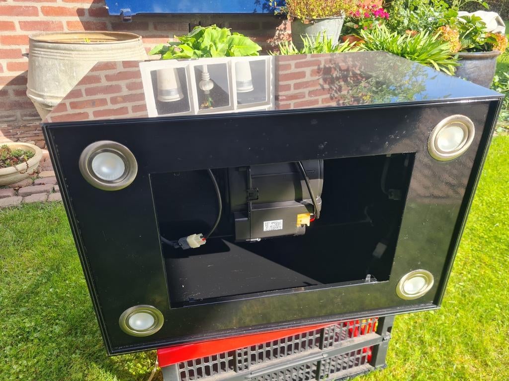 Stoere afzuigkap met koolstof filters, Huis en Inrichting, Ophalen, Gebruikt, Zwart, 50 tot 100 cm