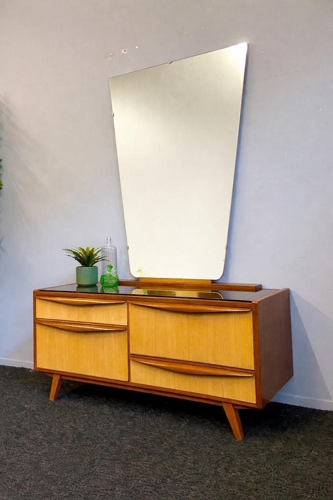 Vintage kaptafel jaren 60/70 retro design sideboard dressoir, Huis en Inrichting, Tafels | Kaptafels, Zo goed als nieuw, 150 tot 200 cm
