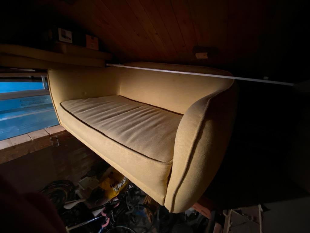 Gratis Gele Bank - 120 cm breed, 60 cm hoog, houten poten, Huis en Inrichting, Ophalen, Gebruikt, Minder dan 75 cm, Tweepersoons