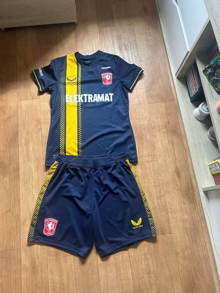 Castore FC Twente uit tenue 2023-2024, Maat S, Ophalen of Verzenden, Zo goed als nieuw, Set