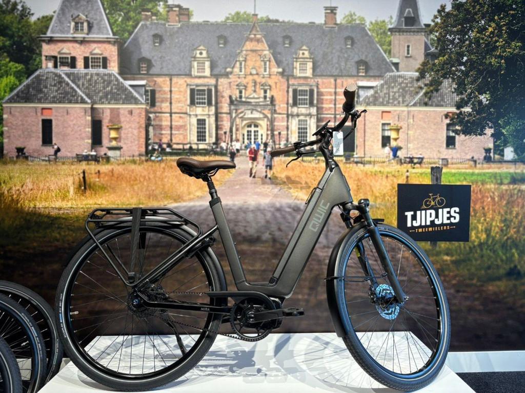 QWIC Mira Daily Low-step Jet-black L Lageinstap Jet Black L, Fietsen en Brommers, Elektrische fietsen, Qwic, -, - 0
-, NL, Nieuw