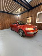 Renault Mégane 1.6 16V Autcom Cabrio 2004 Rood, Auto's, Voorwielaandrijving, 1295 kg, 4 cilinders, Cabriolet