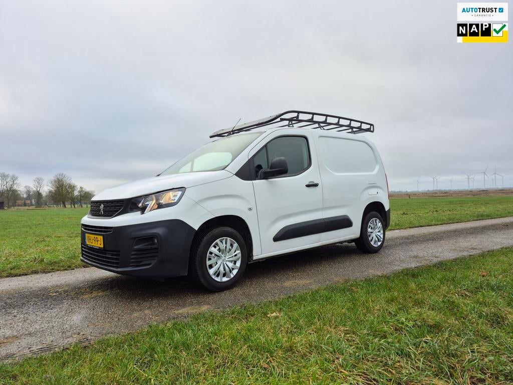 Peugeot Partner 1.5 BlueHDI ,trekhaak,Apple Carplay, Auto's, Voorwielaandrijving, Gebruikt, 4 cilinders, Origineel Nederlands