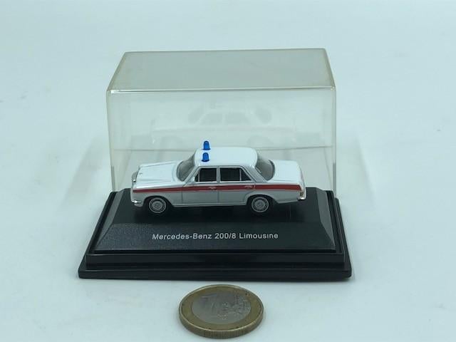 Mercedes 200/8 Limousine Gendarmerie, Schuco, Ophalen of Verzenden, Zo goed als nieuw, Auto, Schuco