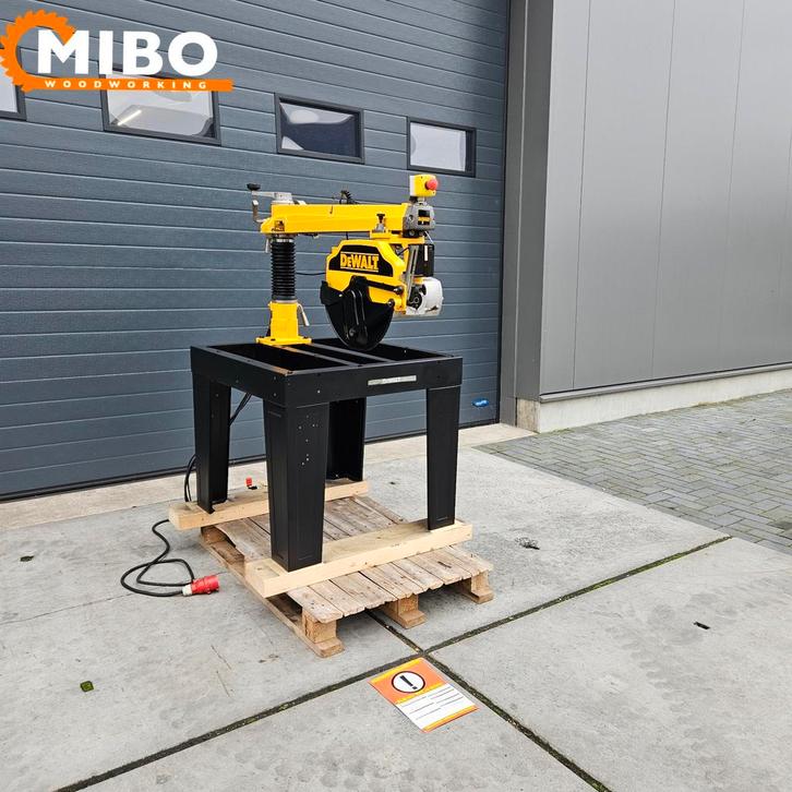 Dewalt afkortzaag radiaalzaag ** Als nieuw ** Zwaar model, Doe-het-zelf en Verbouw, Gereedschap | Zaagmachines, Zo goed als nieuw