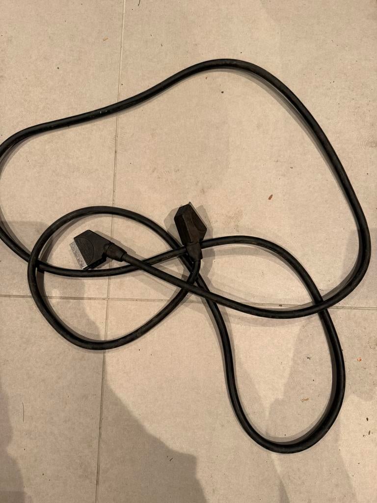 Scartkabel 2,75m, Audio, Tv en Foto, Audiokabels en Televisiekabels, Ophalen of Verzenden, Gebruikt, 2 tot 5 meter, Scartkabel
