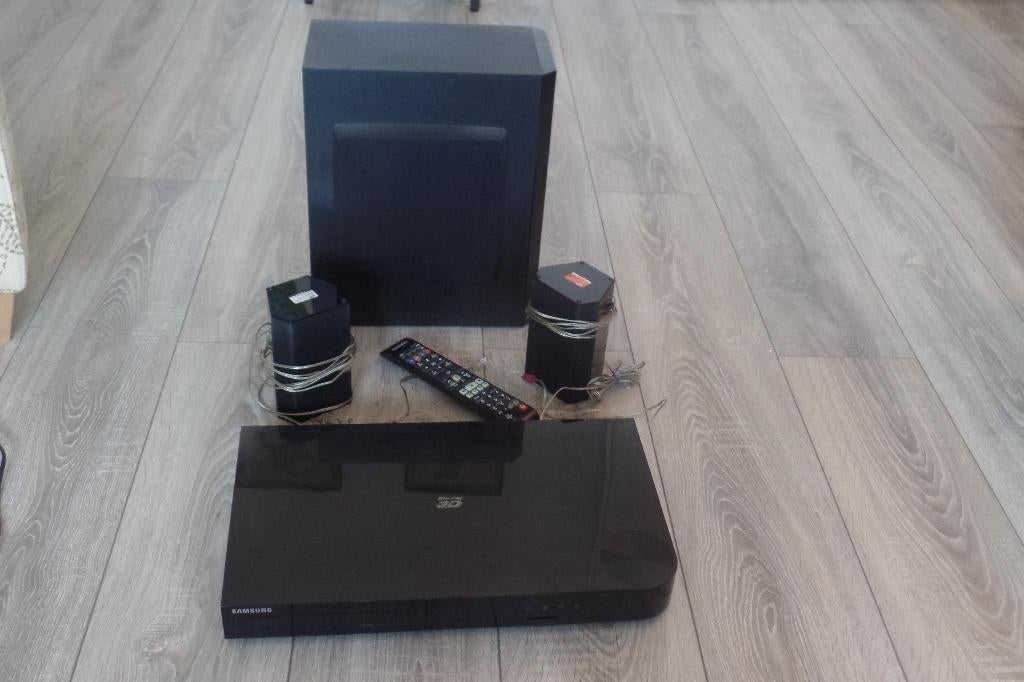 Samsung blu ray home cinema system hf-5200, 2.1-systeem, Blu-ray-speler, 70 watt of meer, Zo goed als nieuw