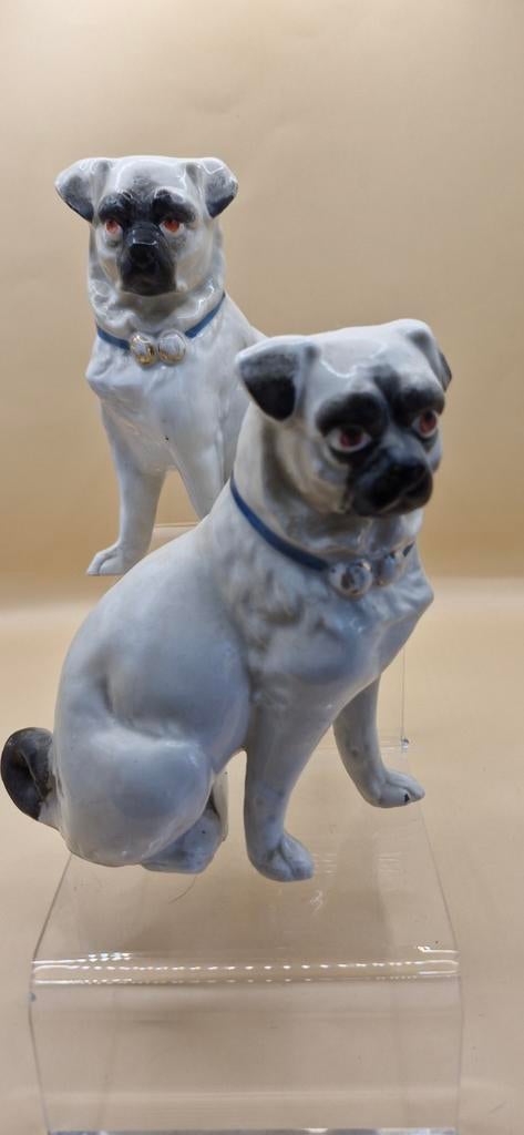 Antieke porseleinen mops honden, Engeland, ongemerkt, Antiek en Kunst, Antiek | Porselein, Verzenden