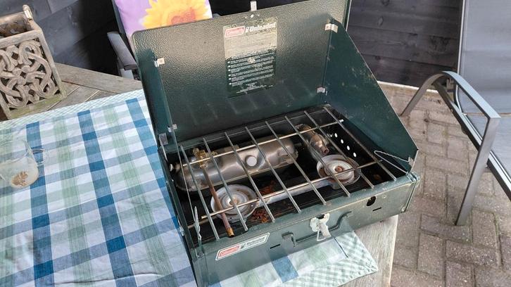 Coleman 2-pits Benzine Fornuis - Ideaal voor Camping, Caravans en Kamperen, Kampeeraccessoires, Zo goed als nieuw, Ophalen of Verzenden