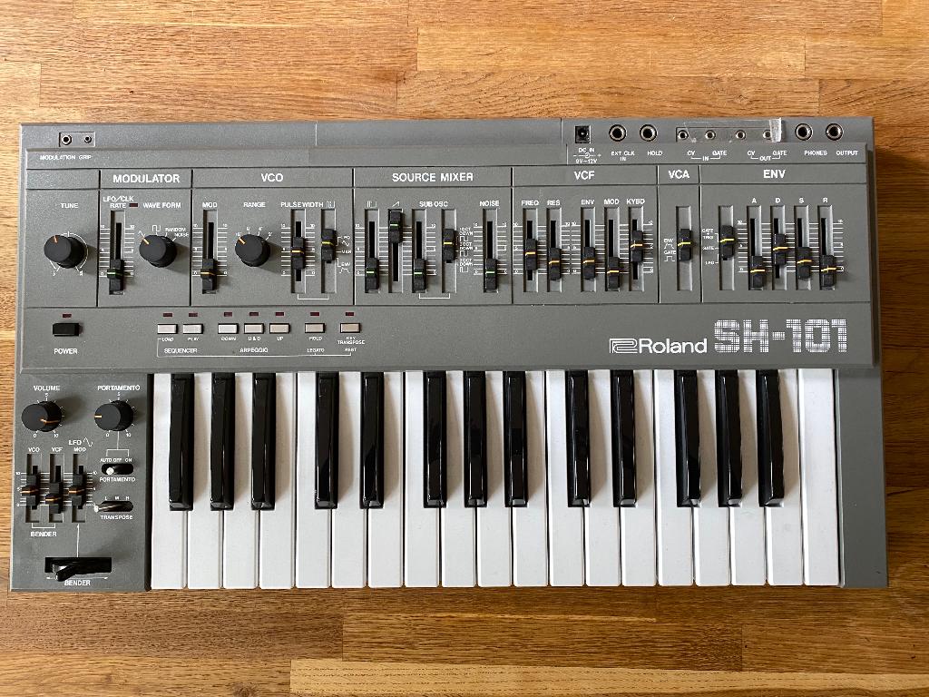 Roland SH-101, Muziek en Instrumenten, Synthesizers, Zo goed als nieuw, Overige aantallen, Roland, Ophalen