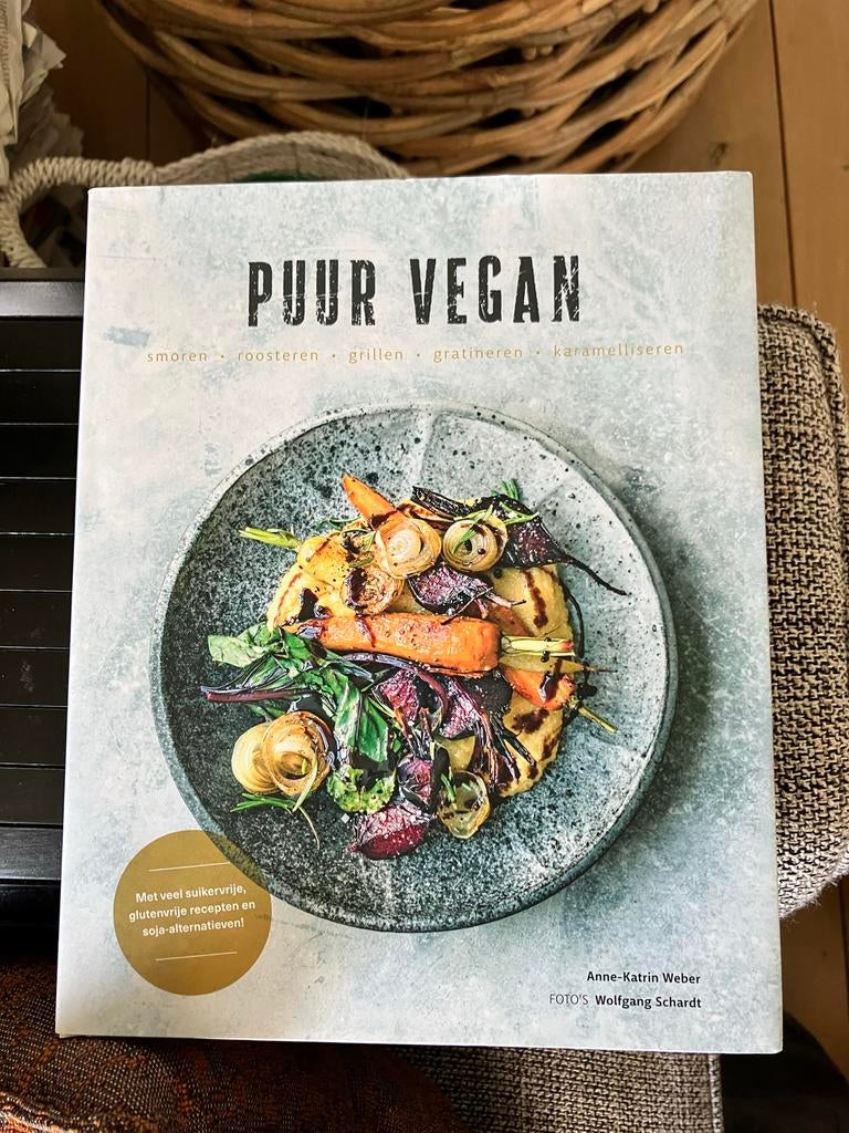 Kookboek Puur Vegan: Smores, Roosteren, Grillen, Gratineren, Voorgerechten en Soepen, Ophalen of Verzenden, Zo goed als nieuw