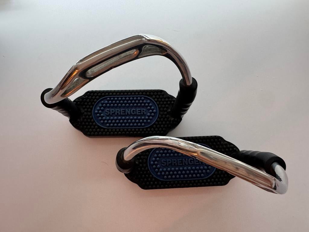 Sprenger bow balance stijgbeugel, Dieren en Toebehoren, Paarden en Pony's | Hoofdstellen en Tuigage, Ophalen of Verzenden, Zo goed als nieuw