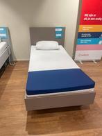 Electrisch hoog-laag bed, meerdere standen, zo goed alnieuw, Ophalen of Verzenden, Zo goed als nieuw, Eenpersoons