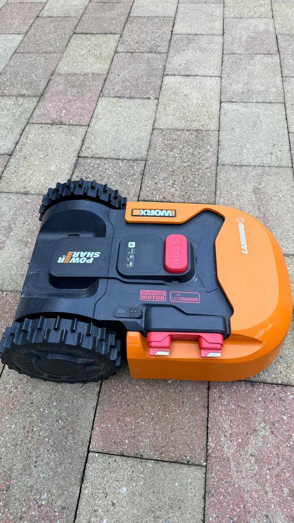 Worx Landroid S 400m2 + robotmaaiergarage, Tuin en Terras, Bestuurbaar via app, Worx, Ophalen of Verzenden, Zo goed als nieuw