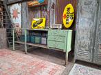 Robuuste vintage werkbank met mooie patina, Ophalen, Gebruikt, Bankschroef