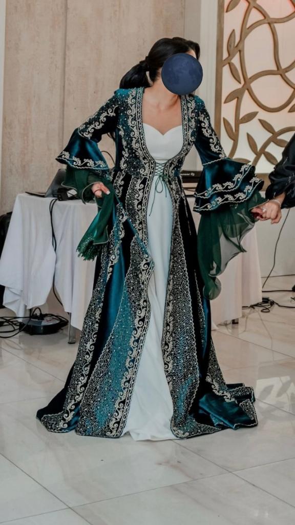 Turkse traditionele jurk (bindalli), Overige typen, Gedragen, Groen, Ophalen