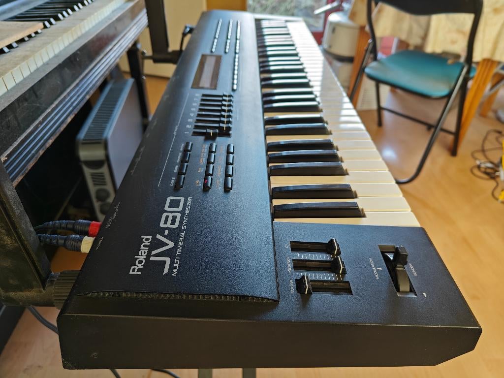 Roland JV-80, Muziek en Instrumenten, Synthesizers, Ophalen, Roland, Met midi-aansluiting, 61 toetsen