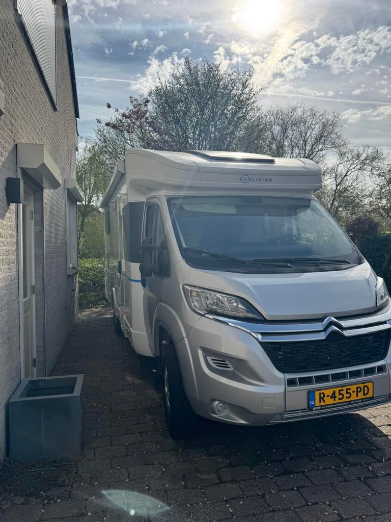 Nieuwe / zeer luxe camper te koop uit 2022, Caravans en Kamperen, Campers, Chemisch toilet, Koelkast, Ringverwarming, 7 tot 8 meter