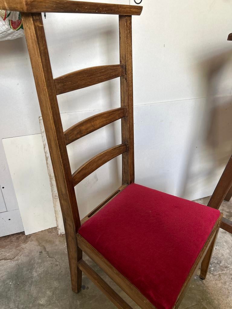Vintage houten stoel met rode stoffen zitting bieden.Weg=weg, Antiek en Kunst, Ophalen