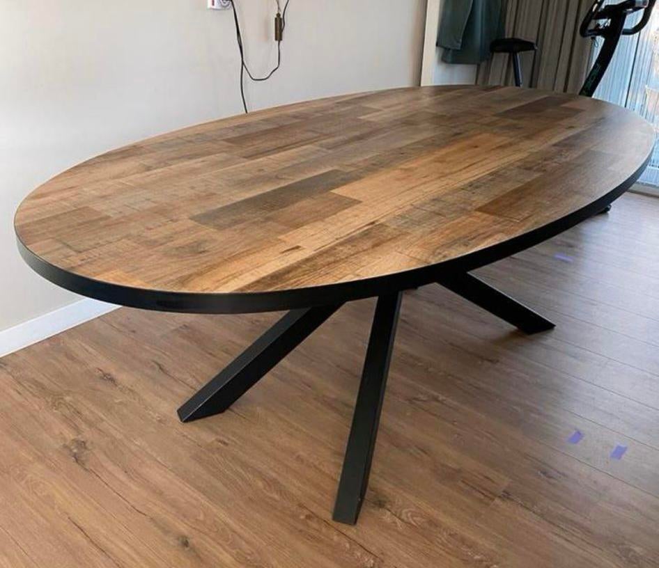 Prachtige, moderne eettafel van Lamulux in de kleur Mumbai, Ophalen, Zo goed als nieuw