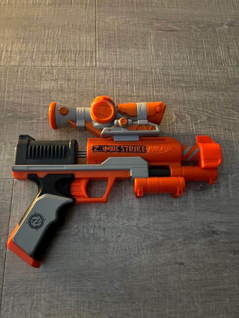 Nerf Zombie Strike Clear Shot Blaster, Ophalen of Verzenden, Zo goed als nieuw