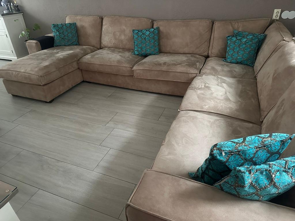 Ruime U-vormige bankstel in beige stof 370 x 295 x 160, Huis en Inrichting, Banken | Bankstellen, Ophalen, Gebruikt, Hoekbank