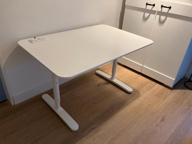 Ikea bureau Bekant, wit, 120x80 cm, Huis en Inrichting, Bureaus, Gebruikt, Bureau, In hoogte verstelbaar, Ophalen