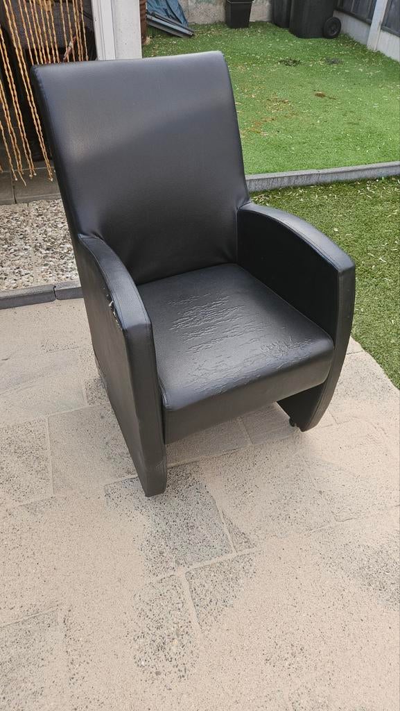 Gratis  4 eetkamer stoelen gebruikt, Ophalen of Verzenden, Gebruikt, Minder dan 75 cm, 50 tot 75 cm
