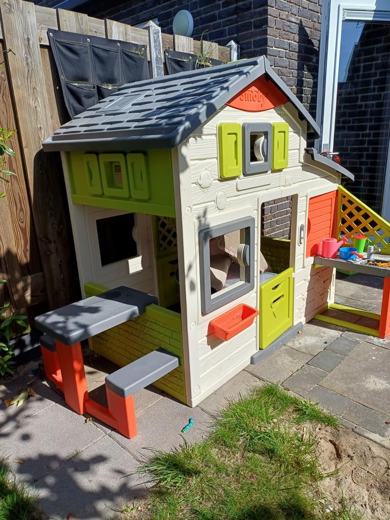 Smoby huis (keuken, picknicktafel, bel), Ophalen, Zo goed als nieuw, Kunststof