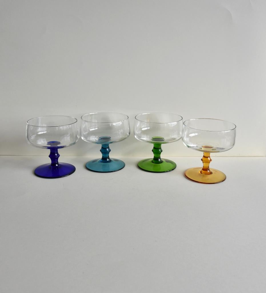 Cocktail- dessertglazen van gekleurd glas 4x, Ophalen of Verzenden