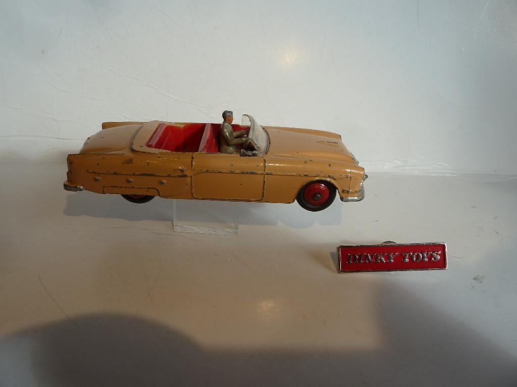 DINKY TOYS: no. 132  PACKARD   ( incl. originele bandjes), Hobby en Vrije tijd, Modelauto's | 1:43, Ophalen of Verzenden, Gebruikt