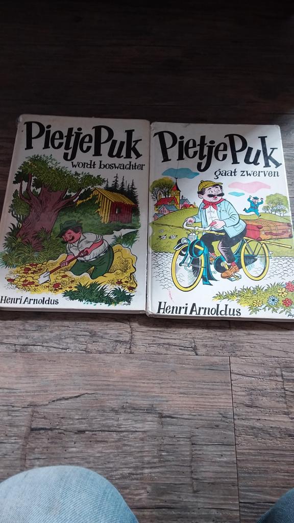 Pietje Puk wordt boswachter en Pietje Puk gaat zwerven, Boeken, Kinderboeken | Jeugd | onder 10 jaar, Ophalen of Verzenden