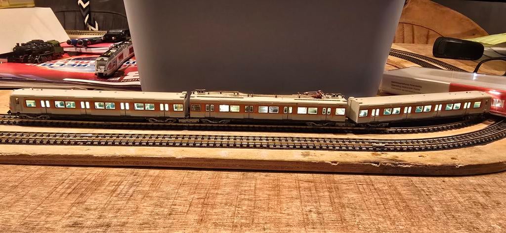 Arnold ET420 treinstel 3 delig nw model met led verlichting, Hobby en Vrije tijd, Modeltreinen | N-Spoor, Ophalen of Verzenden
