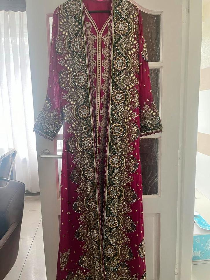 Takchita te huur voor bruiloft/Eid/feestje, Kleding | Dames, Gelegenheidskleding, Zo goed als nieuw, Overige typen, Maat 38/40 (M)