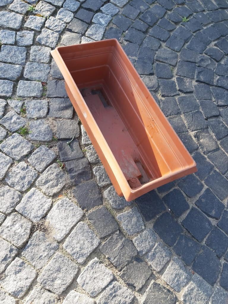 Gratis, Bruine kunststof bloembak, Ophalen