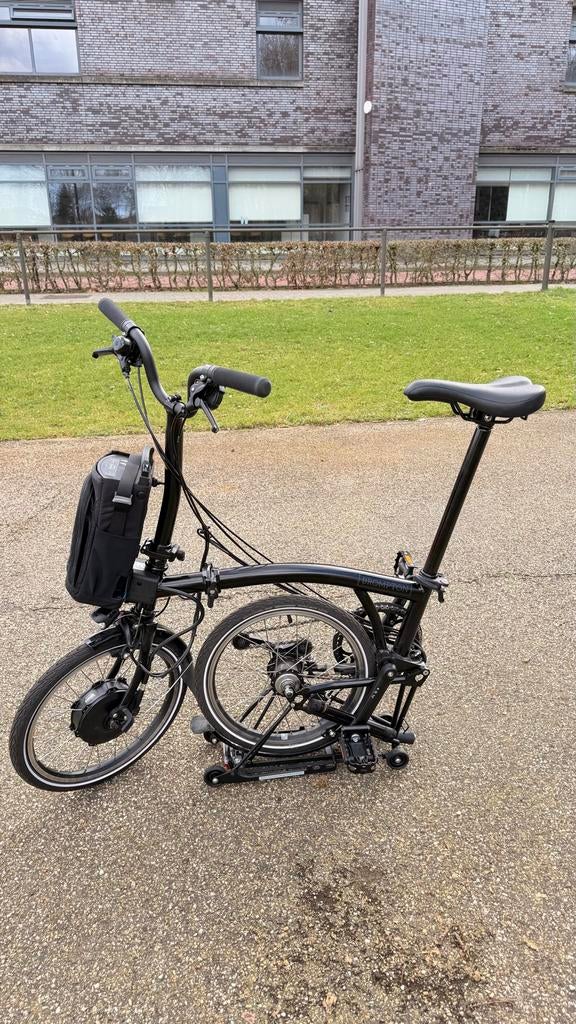 Brompton C Line Electric 2022, Fietsen en Brommers, Elektrische fietsen, Gebruikt, Minder dan 47 cm, 30 tot 50 km per accu, Ophalen