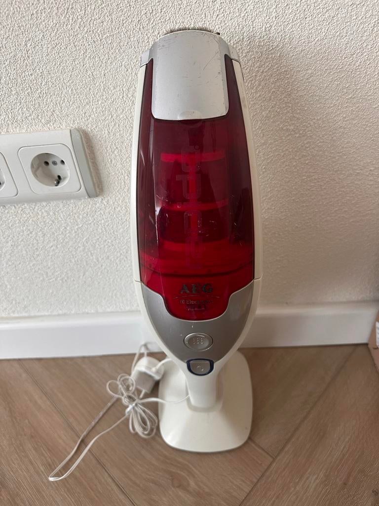 AEG Ergorapido Kruimeldief - Handige Draadloze Stofzuiger, Ophalen, Gebruikt, Reservoir, Kruimeldief