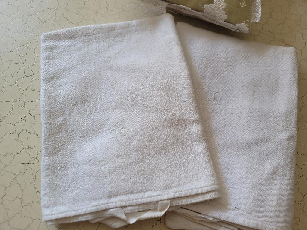 2 antieke theedoeken met monogram, Heikant 21 Kaatsheuvel, Wit, Belle Vieille Brocante, Zo goed als nieuw