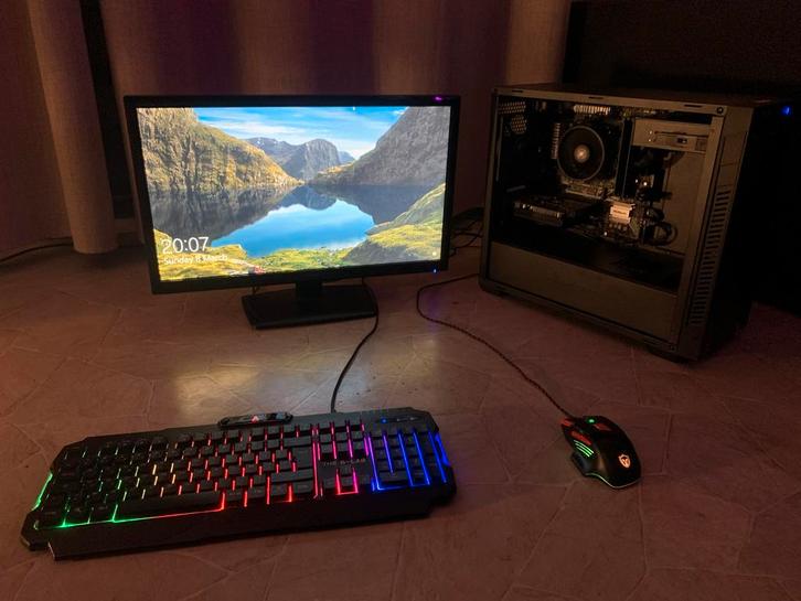 Complete PC Setup: Desktop, Monitor, Toetsenbord & Muis, Computers en Software, Desktop Pc's, Zo goed als nieuw, 3 tot 4 Ghz, HDD