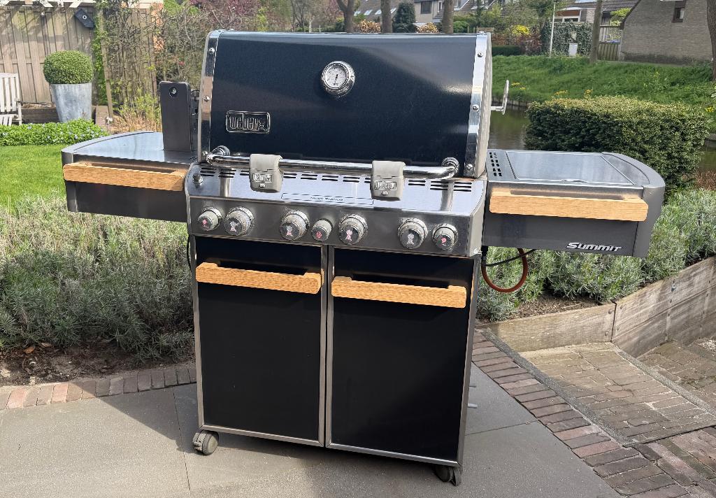 Weber Summit gas bbq, Ophalen, Gebruikt, WEBER BBQ
