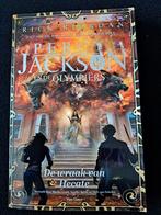 Rick Riordan - Percy Jackson en de wraak van Hecate, Rick Riordan, Ophalen of Verzenden, Zo goed als nieuw, Fictie