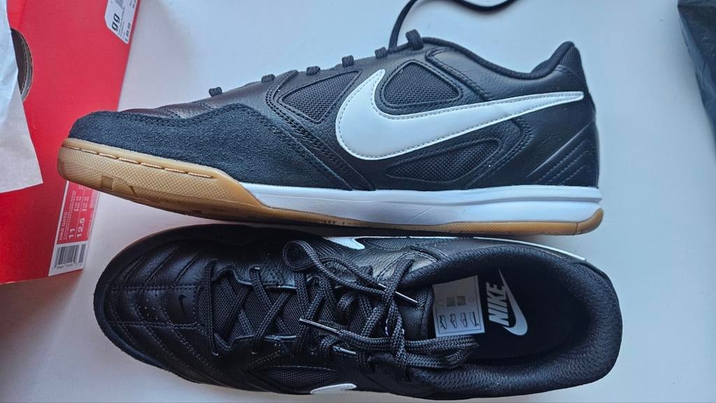 Nike Gato Zaalschoenen - Maat 45, Sport en Fitness, Voetbal, Maat XS of kleiner, Ophalen of Verzenden, Nieuw, Schoenen