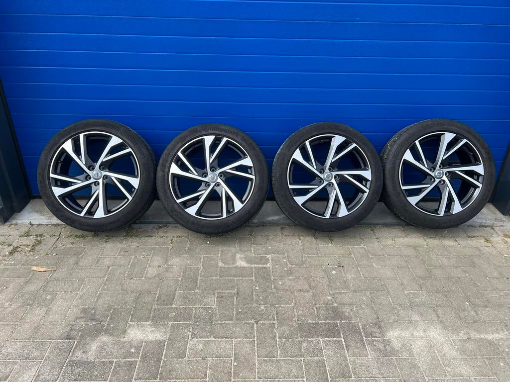 Volvo 20 inch R-Design velgen met  zomerbanden, Banden en Velgen, Ophalen of Verzenden, Personenwagen, 20 inch