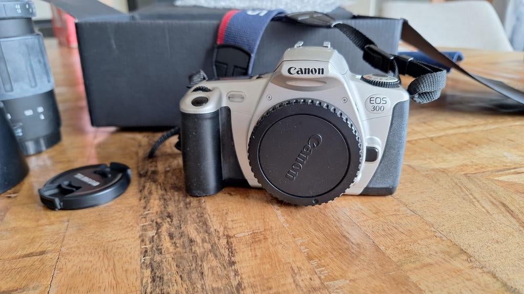 Canon EOS 300 Analoge Spiegelreflexcamera met Tamron Lenzen, Audio, Tv en Foto, Fotocamera's Analoog, Ophalen, Gebruikt, Spiegelreflex