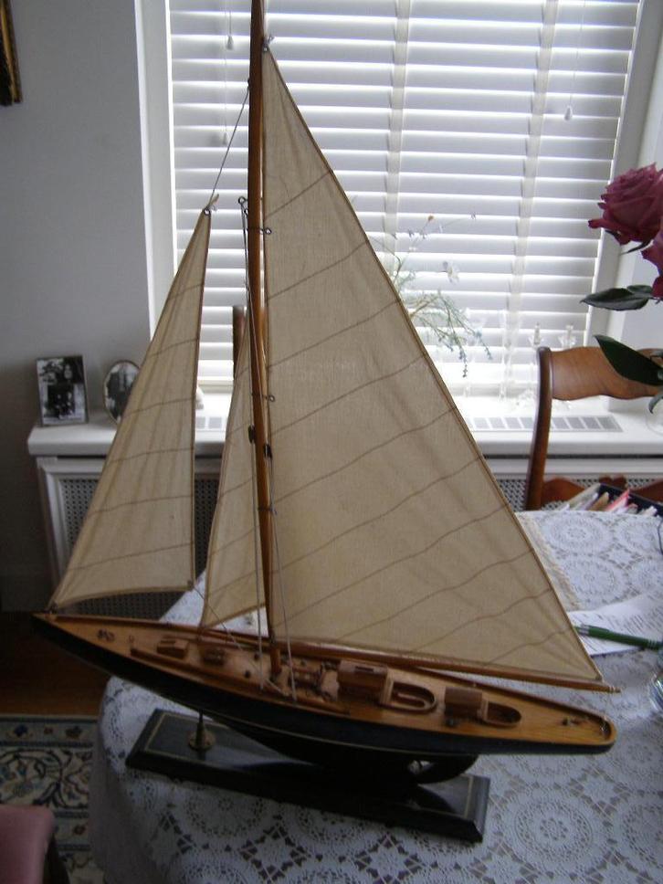 modelzeilboot met  zeilen en schroef Veel details 61 cm lang, Hobby en Vrije tijd, Modelbouw | Boten en Schepen, Gebruikt, Ophalen of Verzenden