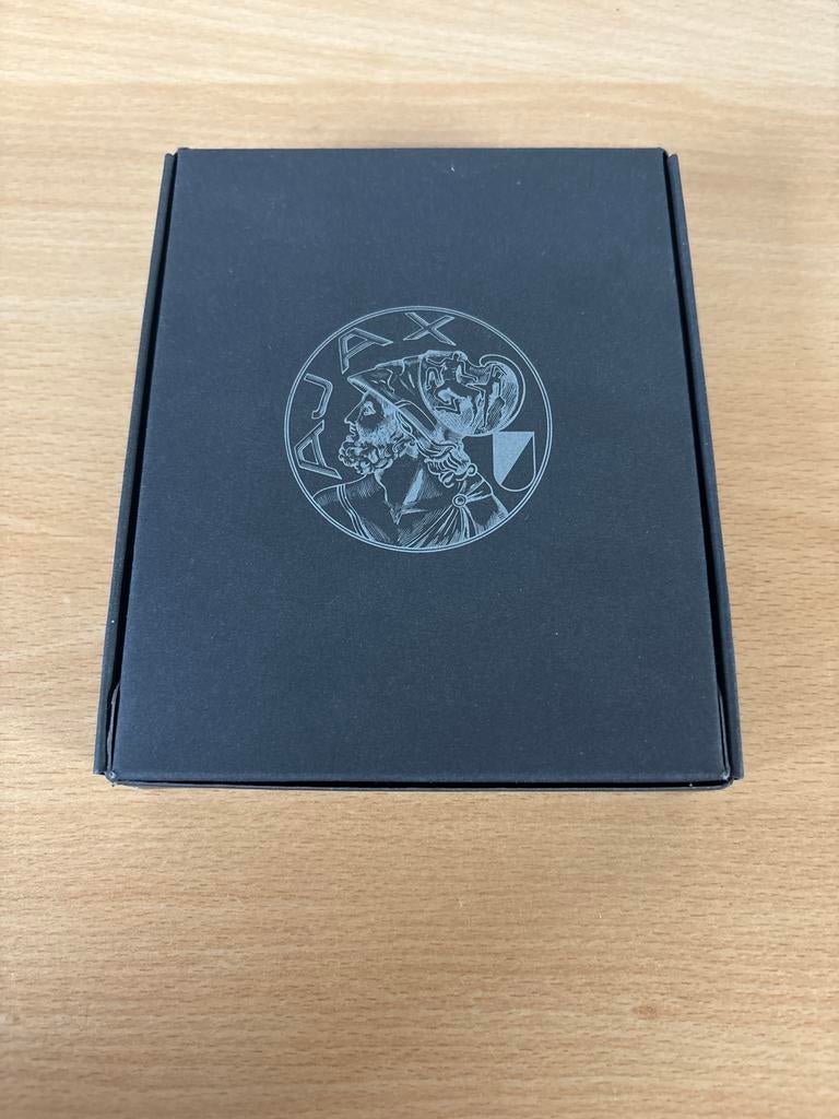 Ajax 125 jaar jubileum sleutelhanger en magneet, Ophalen of Verzenden, Nieuw