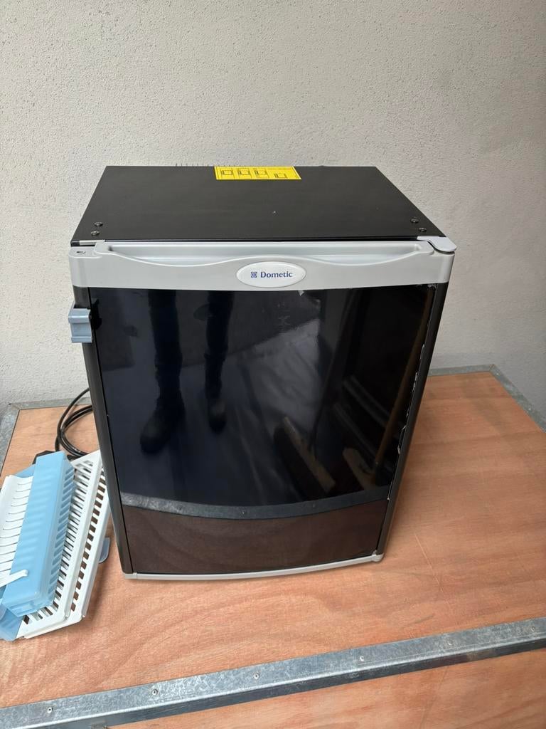 Dometic minibar MF20-60 silent koelkast, Witgoed en Apparatuur, Koelkasten en IJskasten, Ophalen, Minder dan 75 liter, Zonder vriesvak